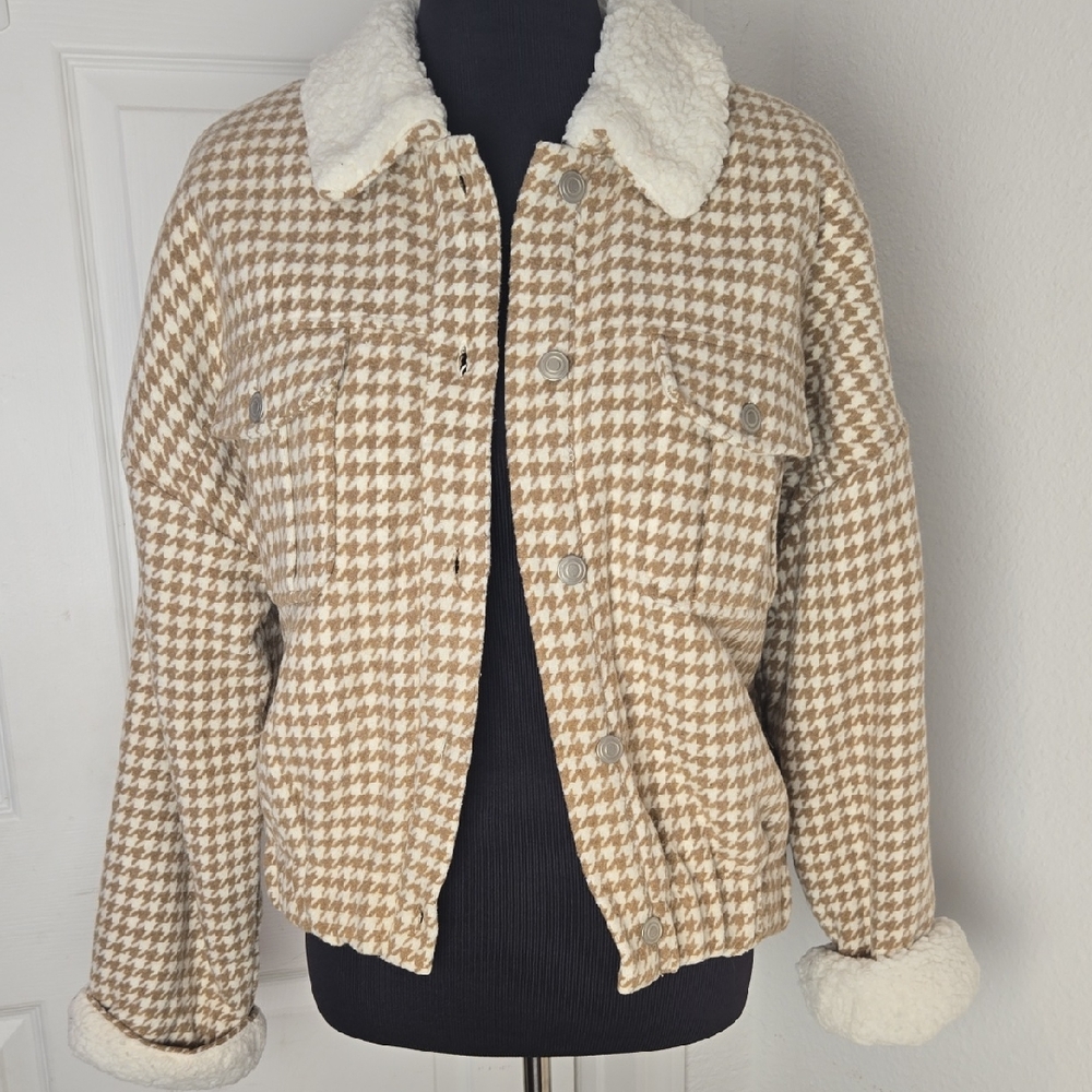Sweet Rain Tan and Cream Houndstooth Jacket